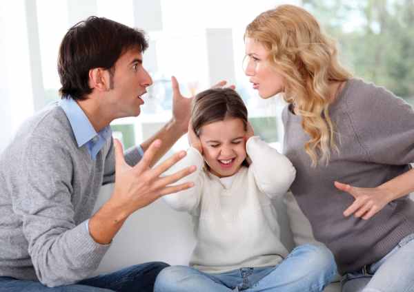Mơ thấy bố mẹ đánh con gì?