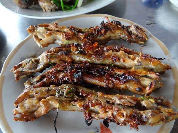 Nằm mơ thấy ăn thịt rắn