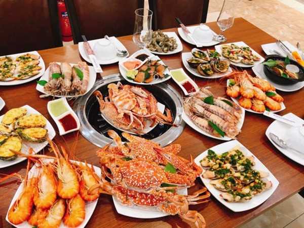 Nằm mơ thấy ăn tiệc