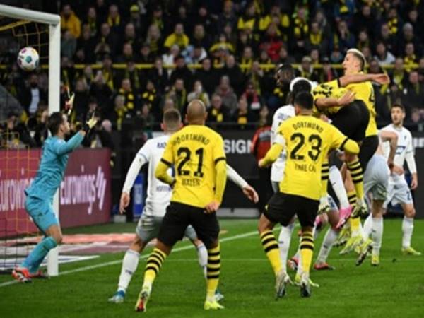 Bóng đá QT 26/2: Dortmund bất ngờ thất bại trước Hoffenheim