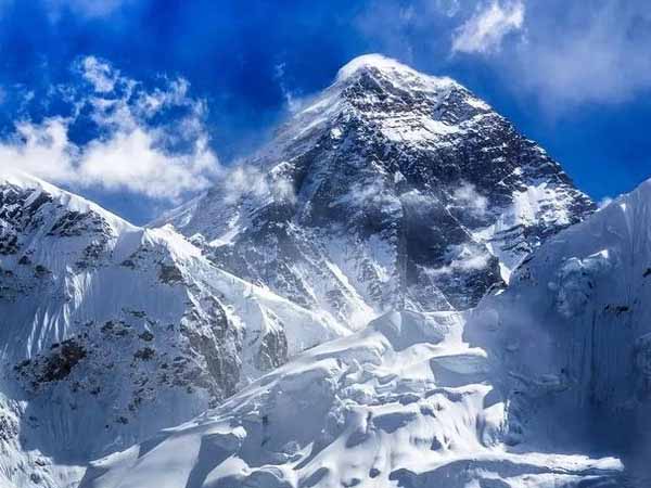 Nằm mơ thấy núi đánh con gì may mắn