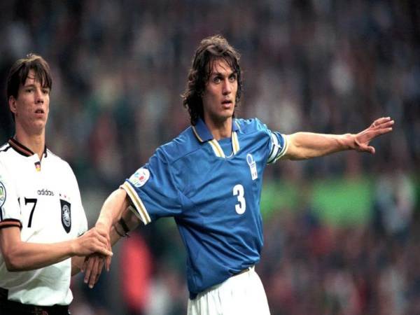 Maldini trong màu áo đội tuyển Italy